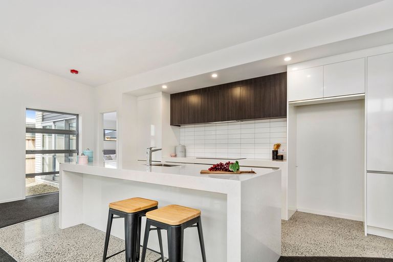 Photo of property in 10 Cassinia Close, Papamoa Beach, Papamoa, 3118