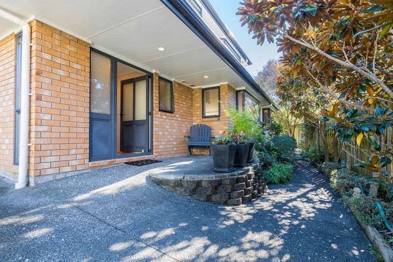 Photo of property in 54a Mcfadzean Drive, Blockhouse Bay, Auckland, 0600