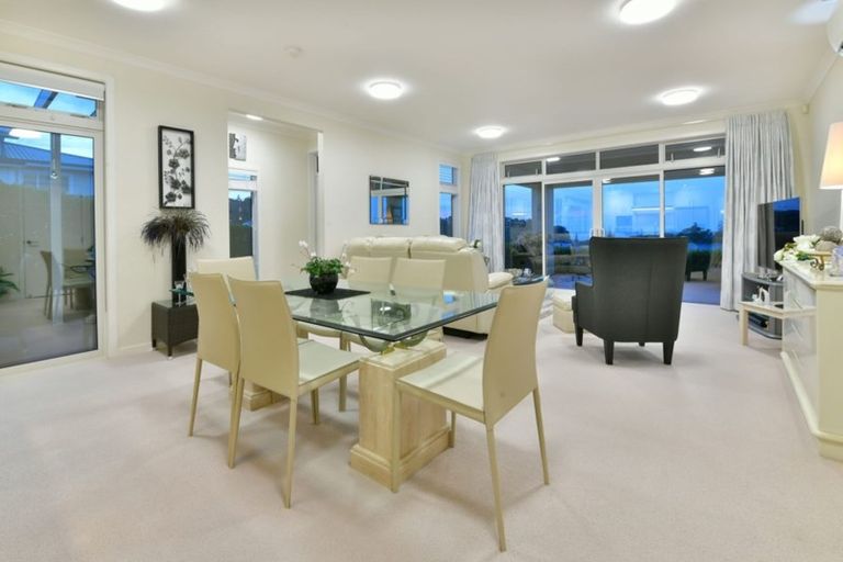 Photo of property in 2 Sunshine Terrace, Orewa, 0931