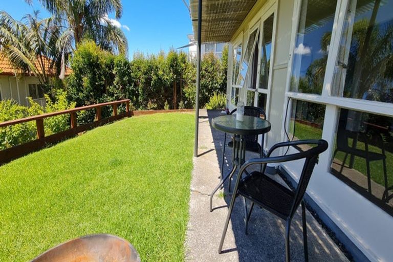 Photo of property in 46 Exmouth Road, Northcote, Auckland, 0627