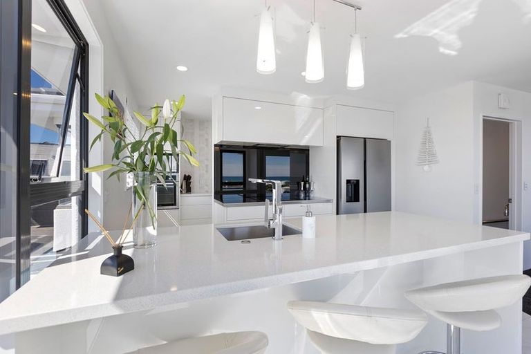 Photo of property in 12c Parris Street, Moturoa, New Plymouth, 4310