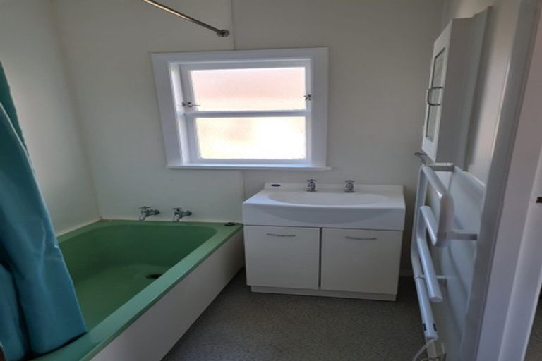 Photo of property in 11a Braithwaite Street, Karori, Wellington, 6012