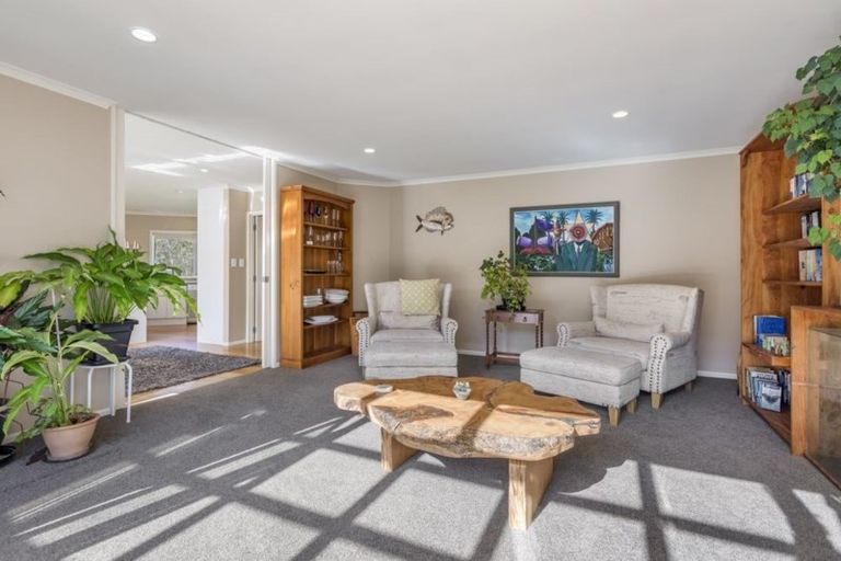 Photo of property in 7c Hobbs Road, Matakatia, Whangaparaoa, 0930