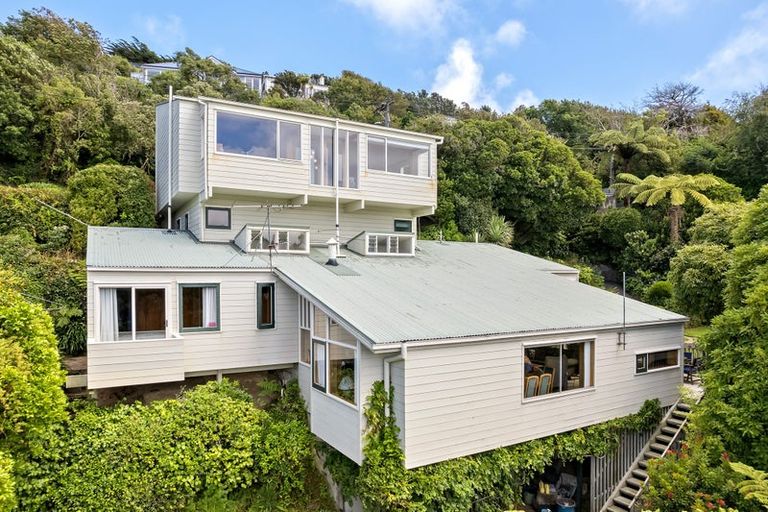 Photo of property in 79 Nicholson Road, Khandallah, Wellington, 6035