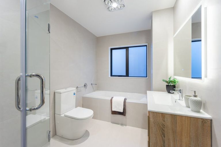 Photo of property in 14 Ringi Lane, Orewa, 0931