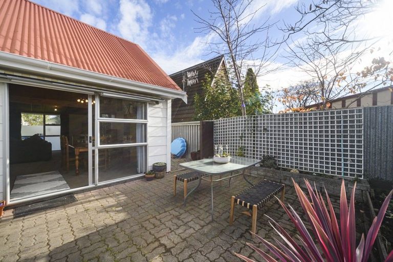 Photo of property in 3 Dampier Avenue, Awapuni, Palmerston North, 4412