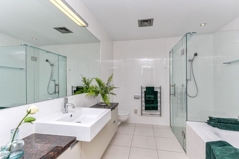 Photo of property in The Reef, 93 Saint Aubyn Street, New Plymouth, 4310