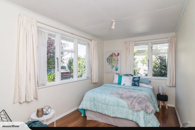 Photo of property in 11 Maire Street, Otaki, 5512