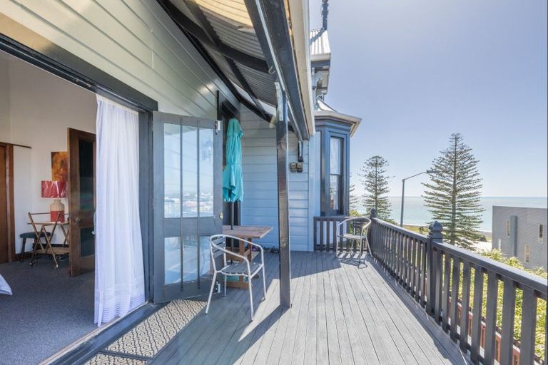 Photo of property in 4a Seaview Terrace, Bluff Hill, Napier, 4110