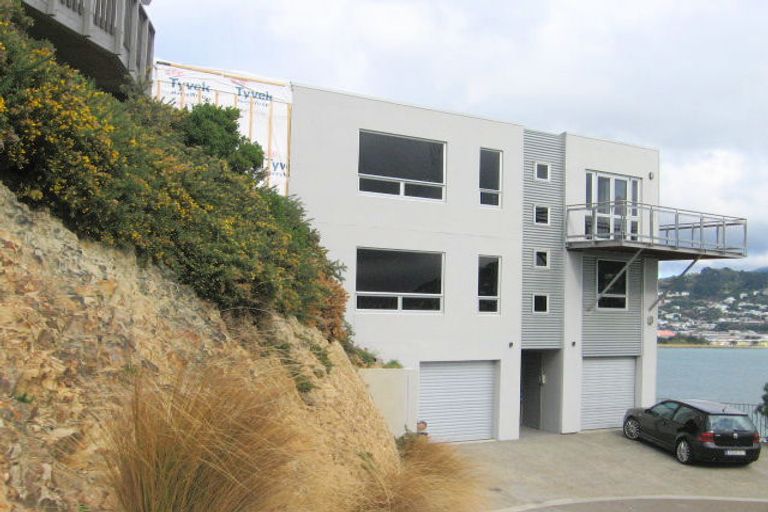 Photo of property in 10 Aranui Street, Maupuia, Wellington, 6022
