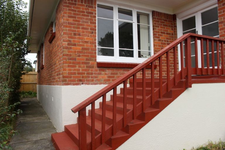 Photo of property in 52 Churchill Avenue, Manurewa, Auckland, 2102