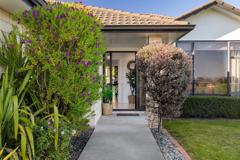 Photo of property in 11 Ballintoy Park Drive, Welcome Bay, Tauranga, 3175