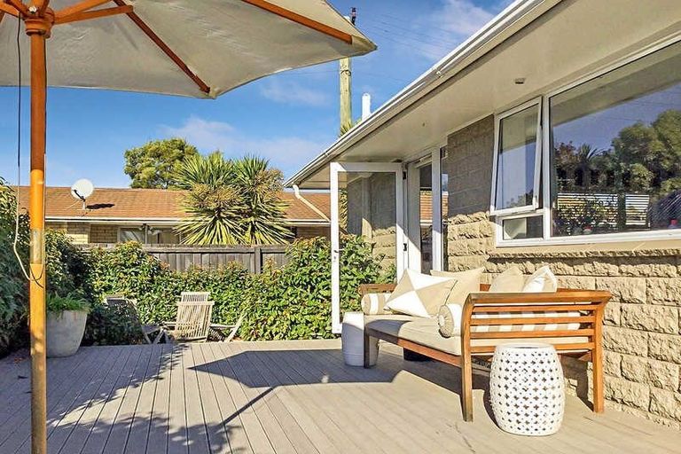 Photo of property in 2/190 Rutland Street, St Albans, Christchurch, 8052