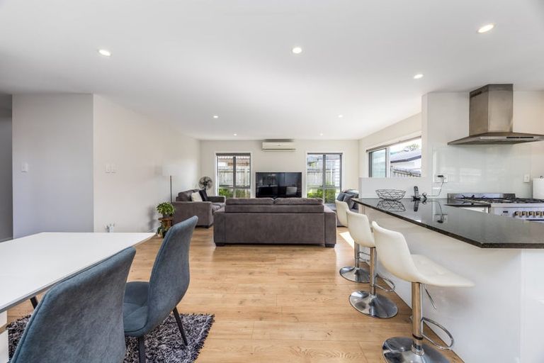 Photo of property in 61b Margan Avenue, New Lynn, Auckland, 0600