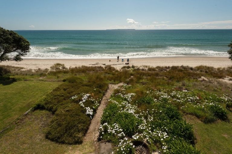 Photo of property in 131 Karewa Parade, Papamoa Beach, Papamoa, 3118