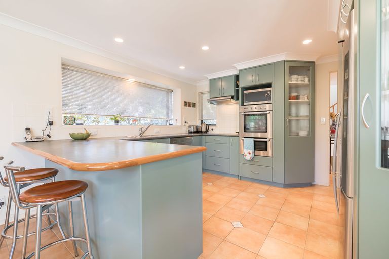 Photo of property in 54a Mcfadzean Drive, Blockhouse Bay, Auckland, 0600