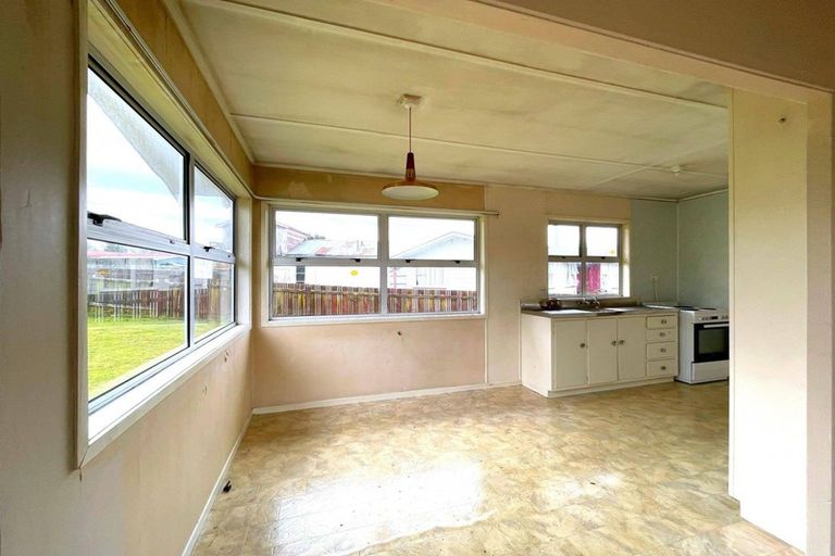 Photo of property in 15 Thompson Street, Tokoroa, 3420