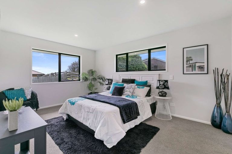 Photo of property in 2 Evan Tasman Lane, Waiuku, 2123