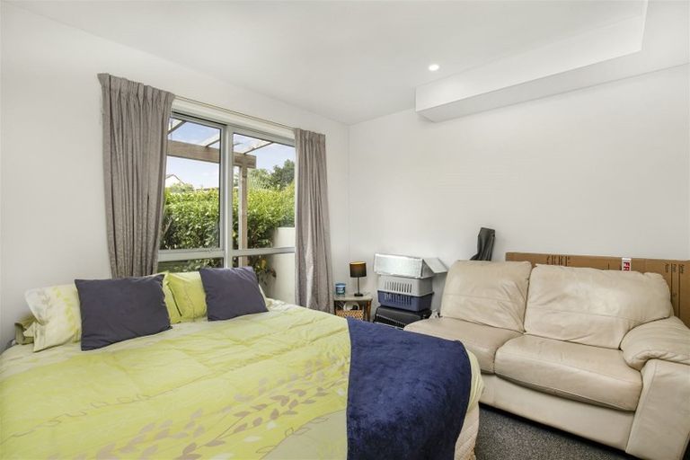 Photo of property in 31/11 Ray Small Drive, Papakura, 2110