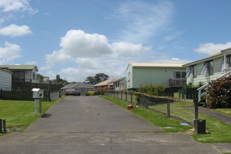 Photo of property in 7 Hanford Place, Clendon Park, Auckland, 2103