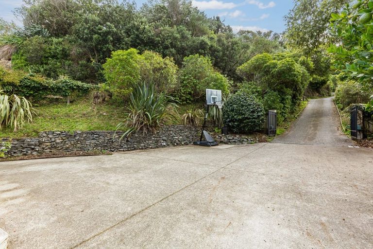 Photo of property in 1 Gordon Road, Plimmerton, Porirua, 5026