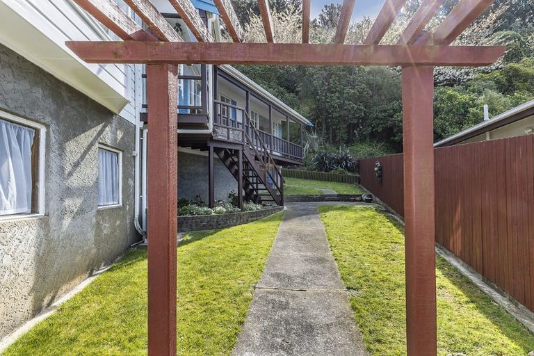 Photo of property in 34 Fyvie Avenue, Tawa, Wellington, 5028