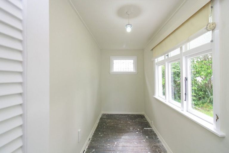 Photo of property in 34 Birdwood Road, Waterloo, Lower Hutt, 5011