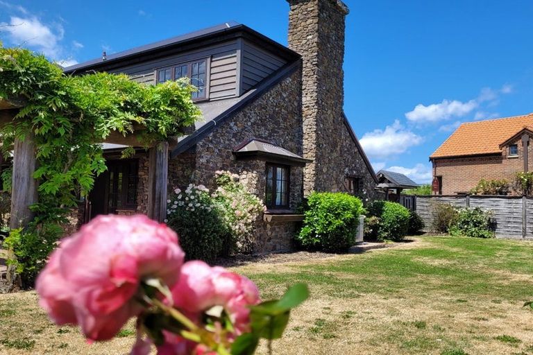 Photo of property in 8 Point Road, Monaco, Nelson, 7011