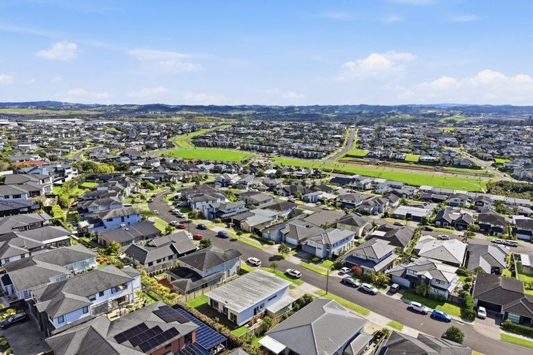 Photo of property in 39 Cilliers Drive, Silverdale, 0932