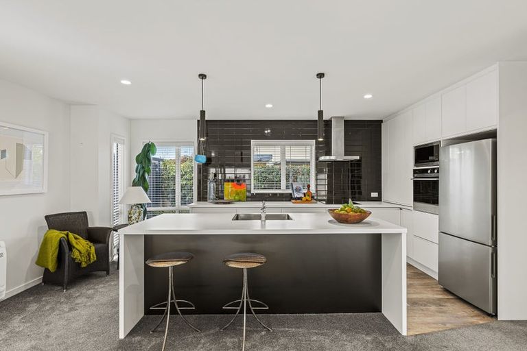 Photo of property in 152 Avonhead Road, Avonhead, Christchurch, 8042