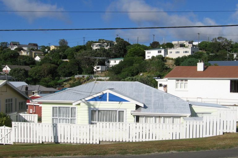 Photo of property in 107 Farnham Street, Mornington, Wellington, 6021