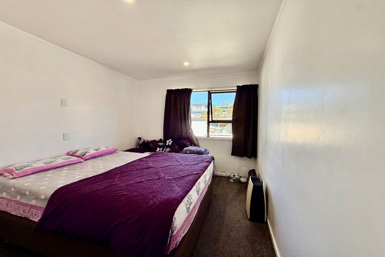 Photo of property in 2/1 Parker Avenue, New Lynn, Auckland, 0600