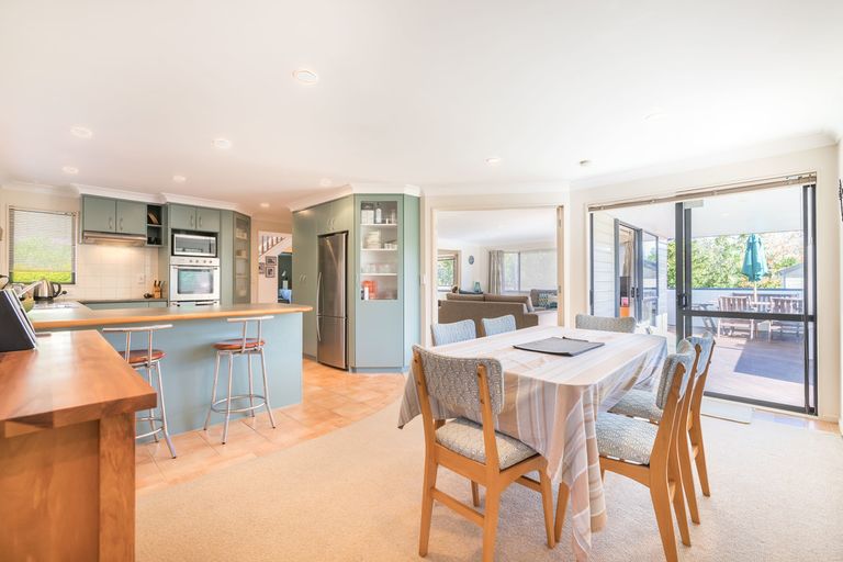 Photo of property in 54a Mcfadzean Drive, Blockhouse Bay, Auckland, 0600
