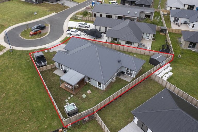 Photo of property in 7 Ronomor Place, Whitianga, 3510