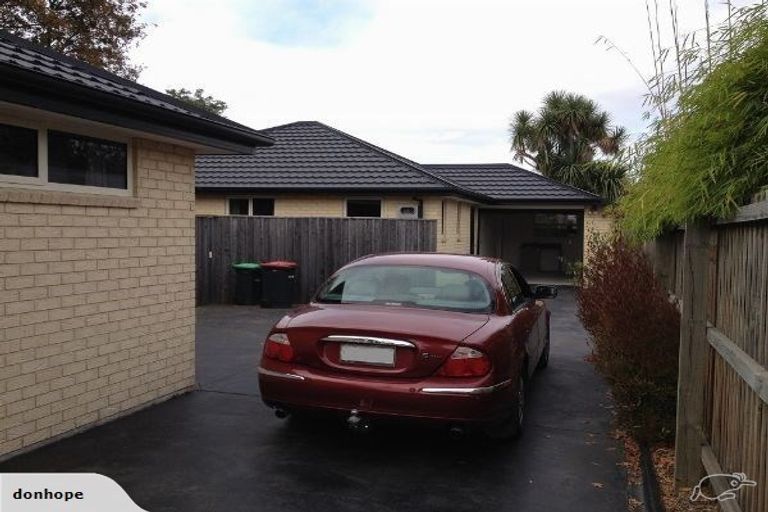 Photo of property in 3/220 Avonhead Road, Avonhead, Christchurch, 8042
