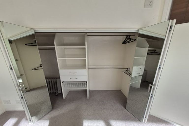 Photo of property in Stadium Garden Flats, 309/107 Thorndon Quay, Pipitea, Wellington, 6011