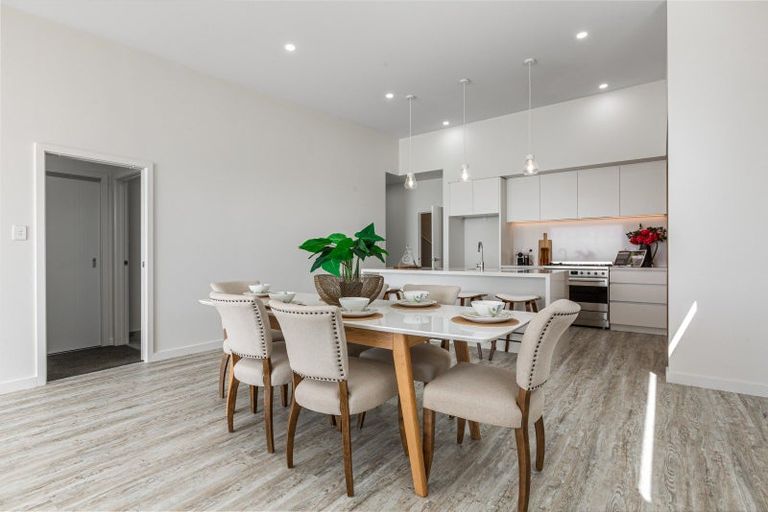 Photo of property in 8b Crispe Road, Clarks Beach, 2122