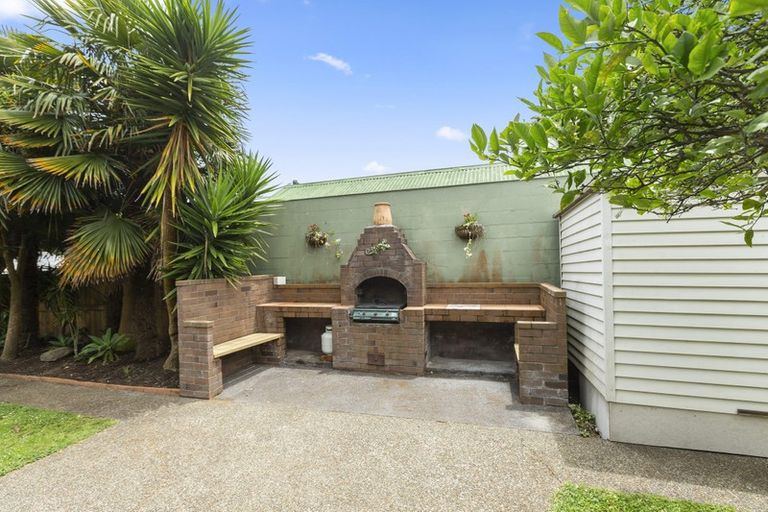 Photo of property in 1/51 Roseberry Avenue, Birkenhead, Auckland, 0626