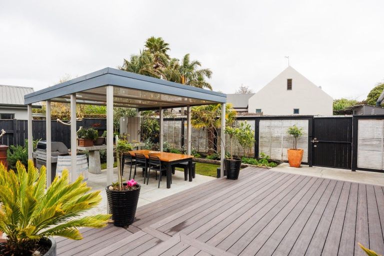 Photo of property in 23 Abby Road, Fitzherbert, Palmerston North, 4410