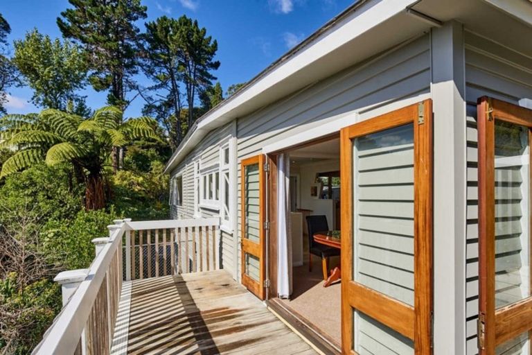 Photo of property in 33 Wyndham Road, Pinehaven, Upper Hutt, 5019