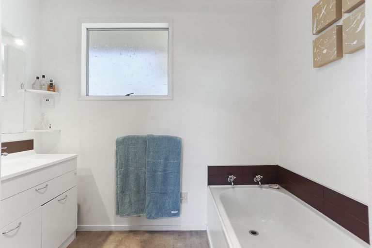 Photo of property in 6 Birdling Place, Halswell, Christchurch, 8025