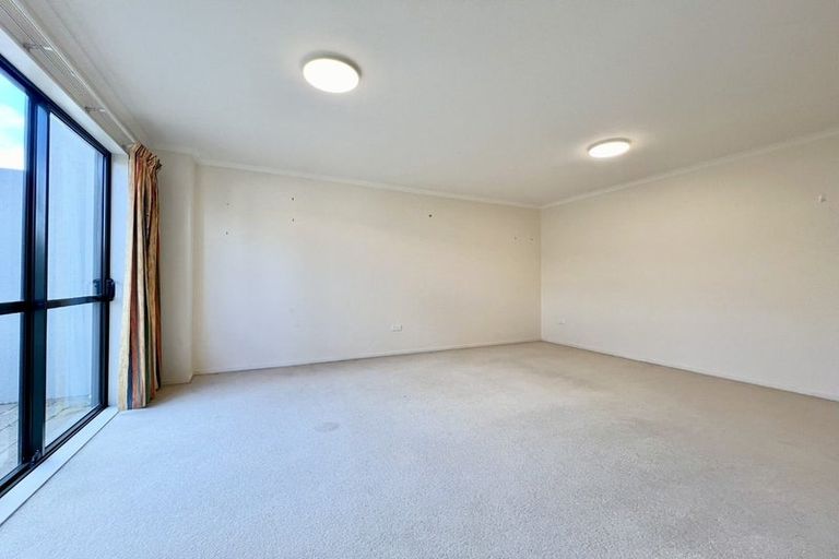 Photo of property in 83j Hill Street, Thorndon, Wellington, 6011