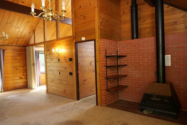 Photo of property in 37 Greenaway Road, Waikanae, 5036