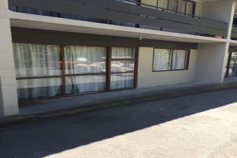 Photo of property in 2/12 Oakley Avenue, Claudelands, Hamilton, 3214