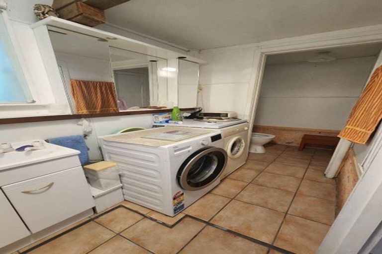 Photo of property in 23 Ocean View Road, Hatfields Beach, Orewa, 0931