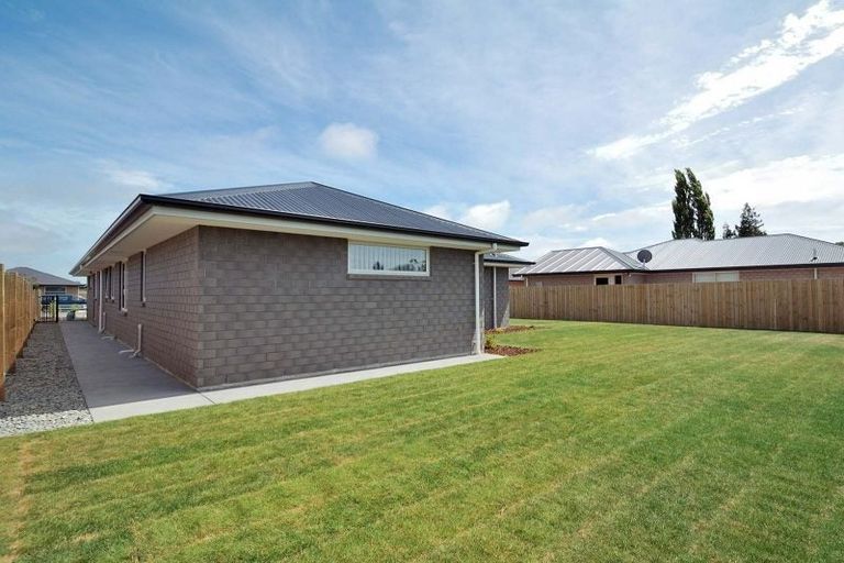 Photo of property in 6 Keeper Close, Woodend, 7610