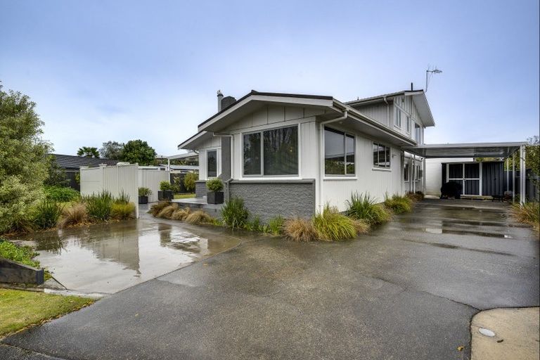 Photo of property in 9 Lowther Place, Taradale, Napier, 4112