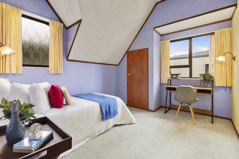 Photo of property in 64 Woodman Drive, Tawa, Wellington, 5028