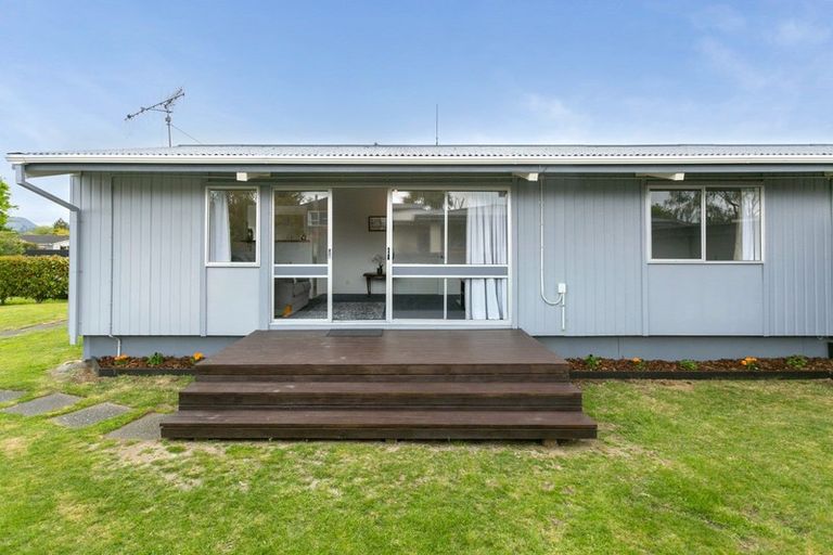 Photo of property in 65 Hinekura Avenue, Taupo, 3330