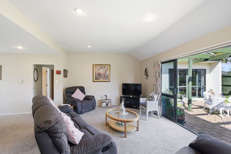 Photo of property in 2/139 Maidstone Road, Ilam, Christchurch, 8041
